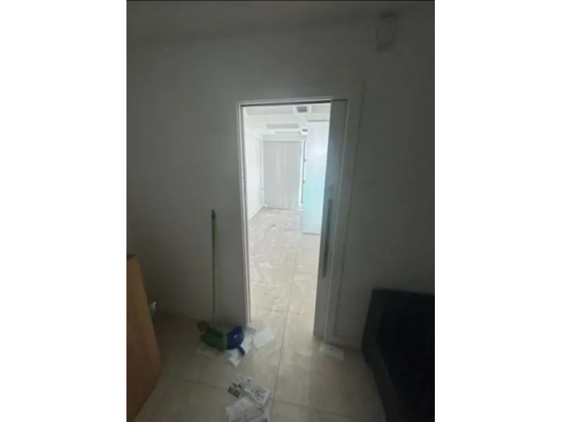 Comercial em leilão