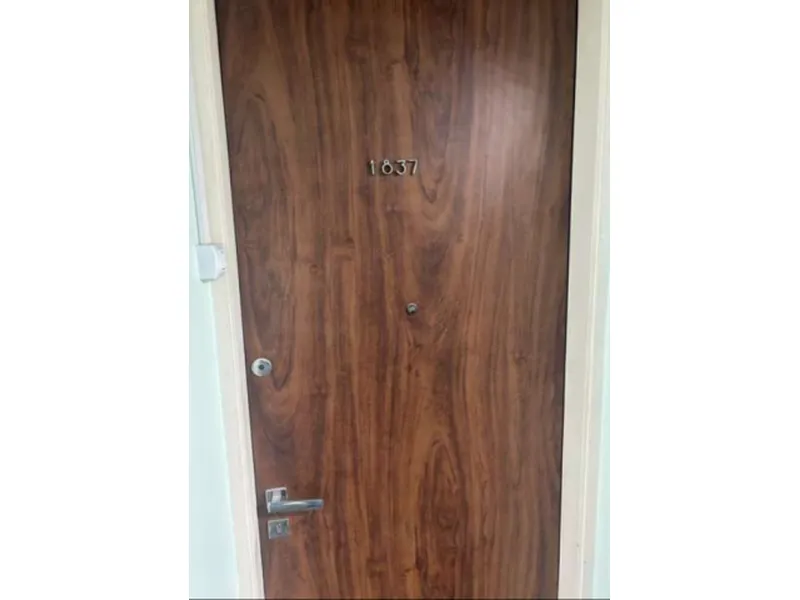 Comercial em leilão