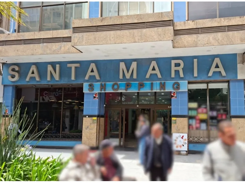 Comercial em leilão