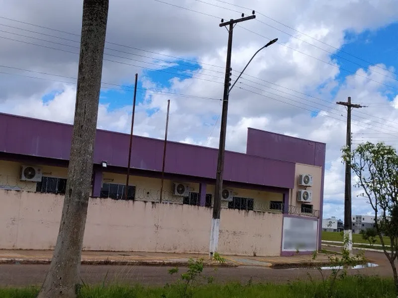 Comercial em leilão