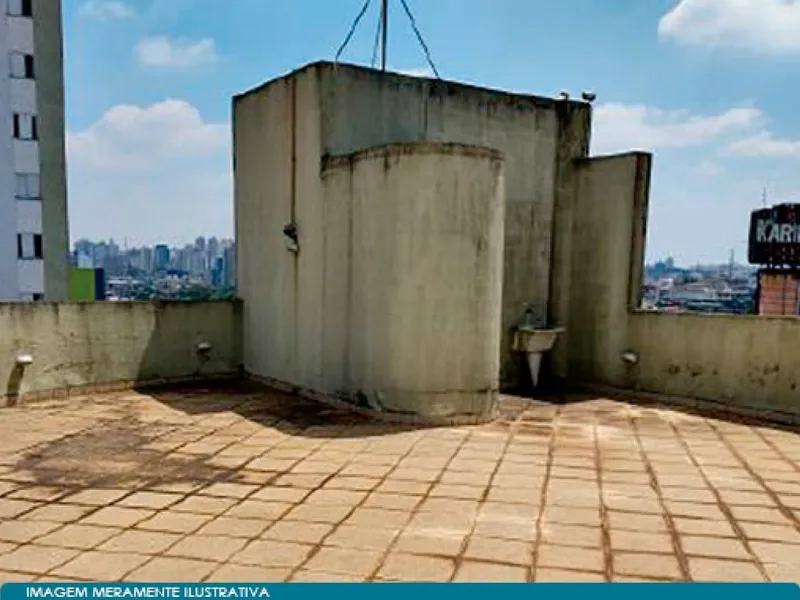 Comercial em leilão