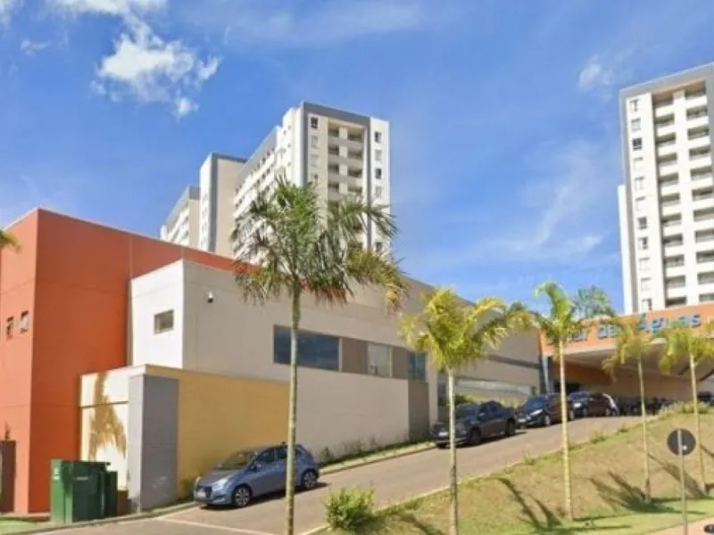 Comercial em leilão