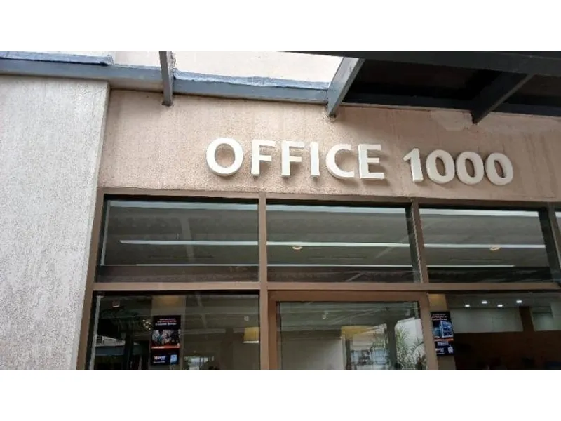 Comercial em leilão