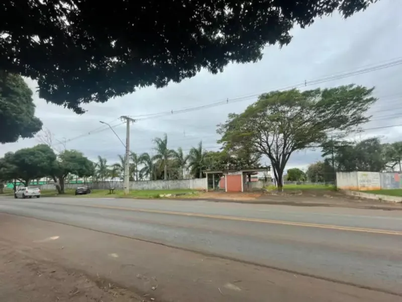 Comercial em leilão