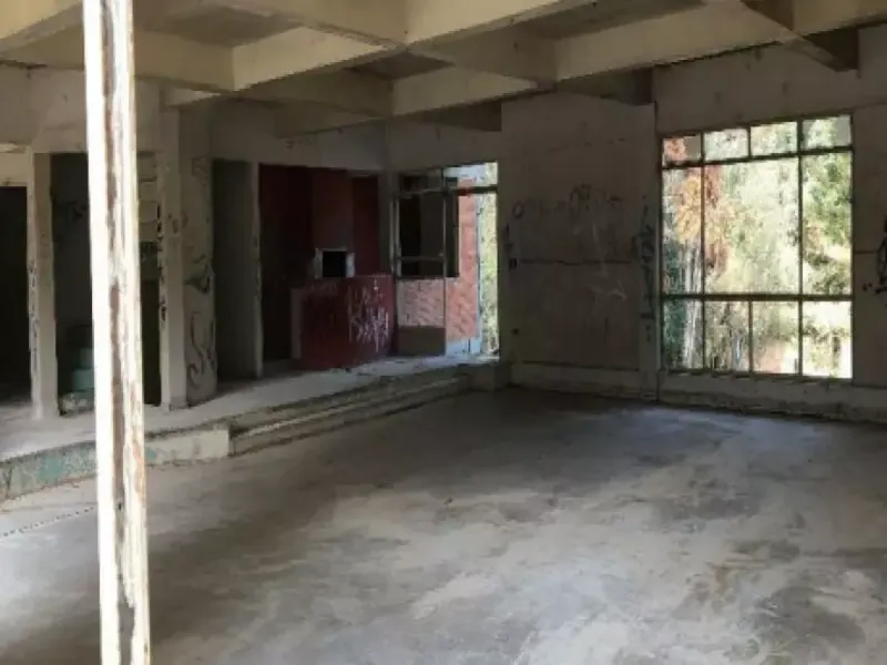 Comercial em leilão