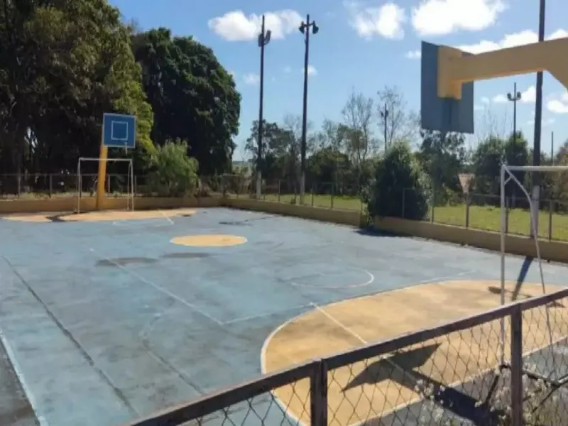 Comercial em leilão