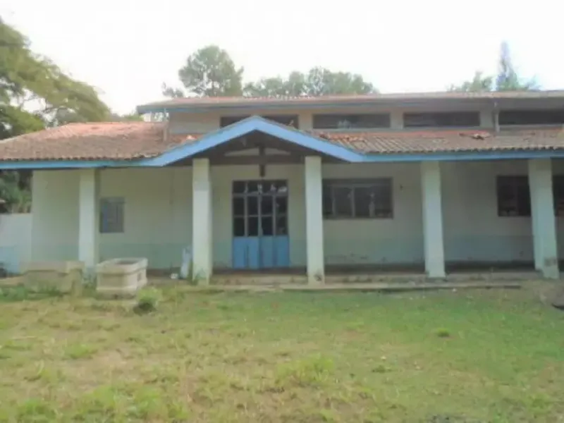 Comercial em leilão