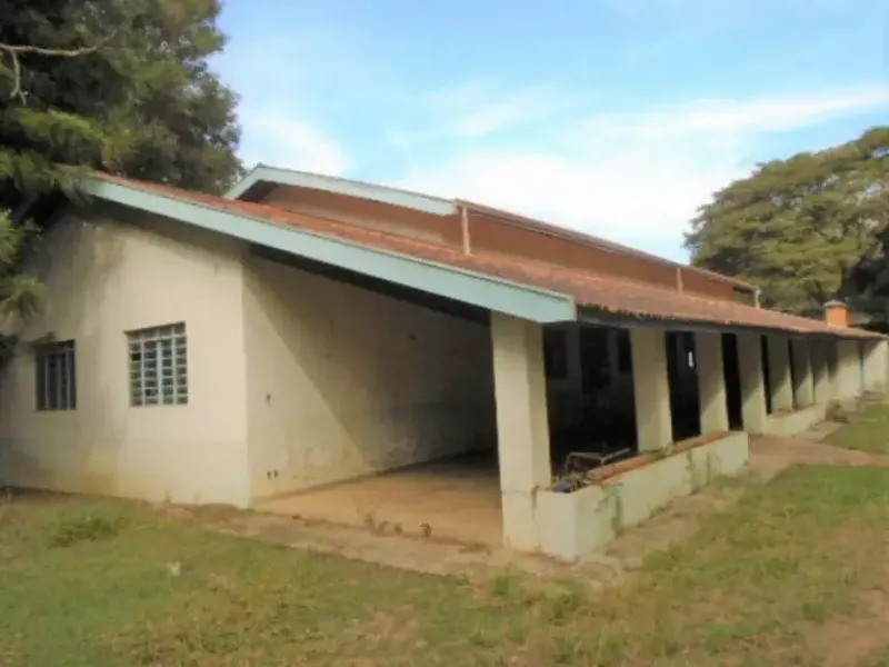 Comercial em leilão