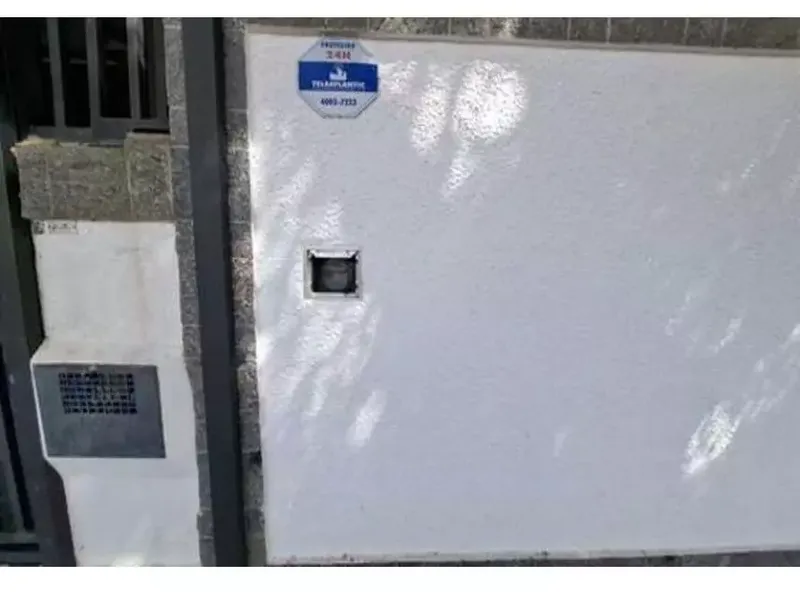 Comercial em leilão