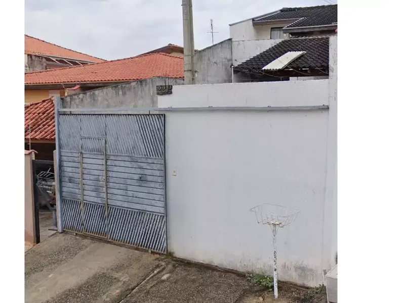 Comercial em leilão