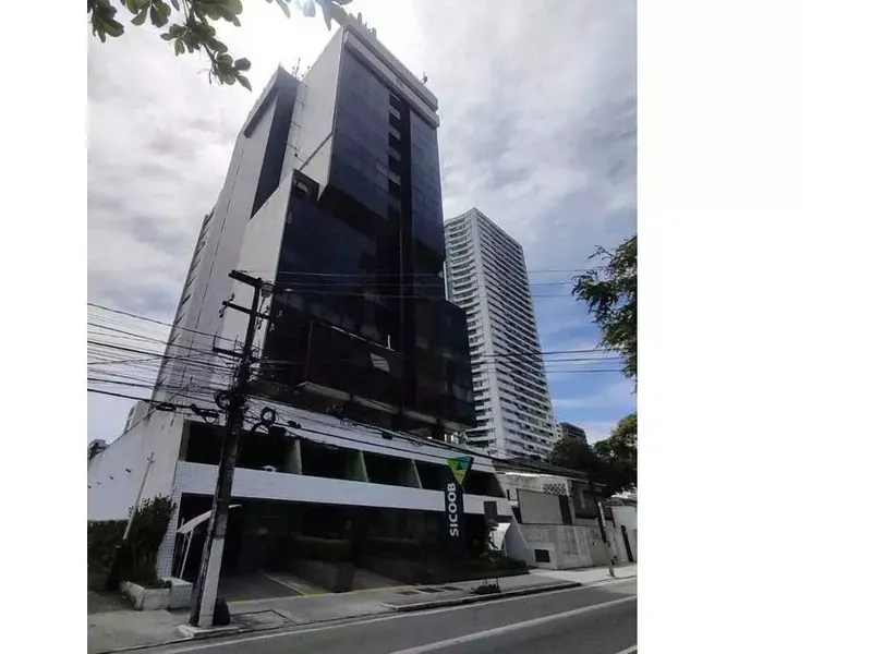 Comercial em leilão