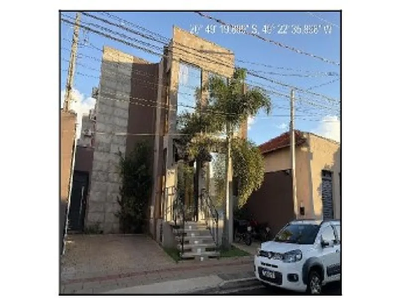 Prédio em Leilão Extrajudicial