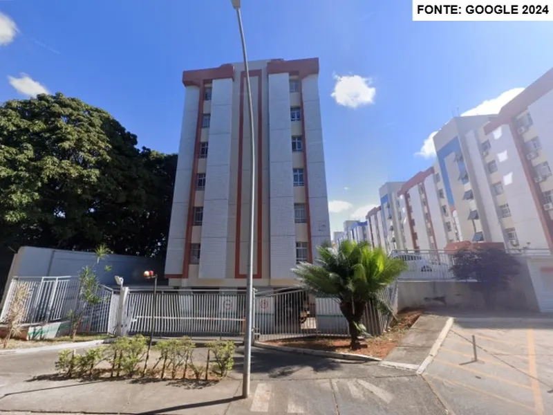 Comercial em leilão