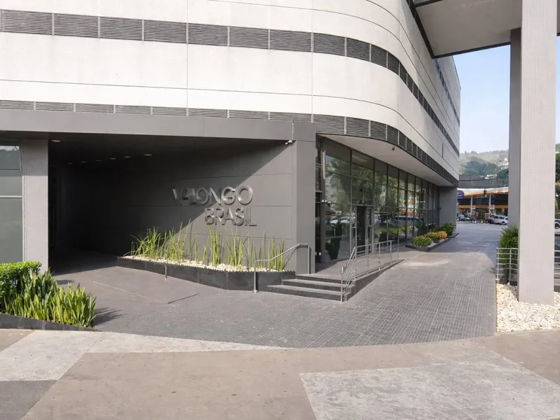 Comercial em leilão