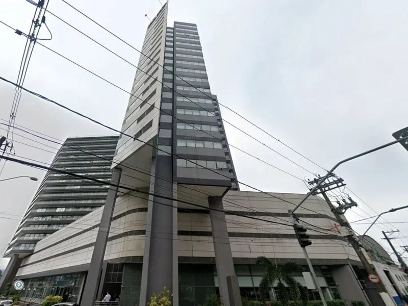 Comercial em leilão