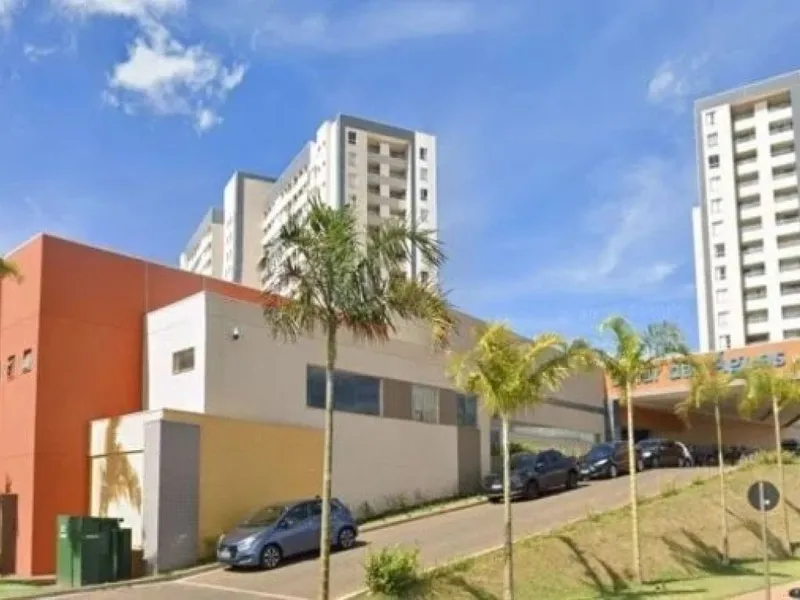 Comercial em leilão