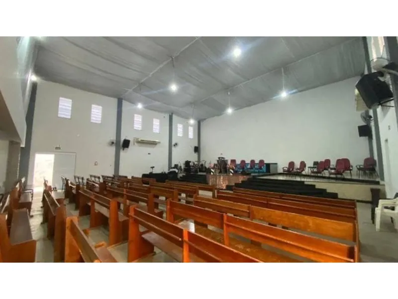 Comercial em leilão