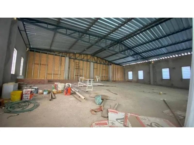 Comercial em leilão