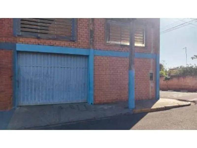 Comercial em leilão