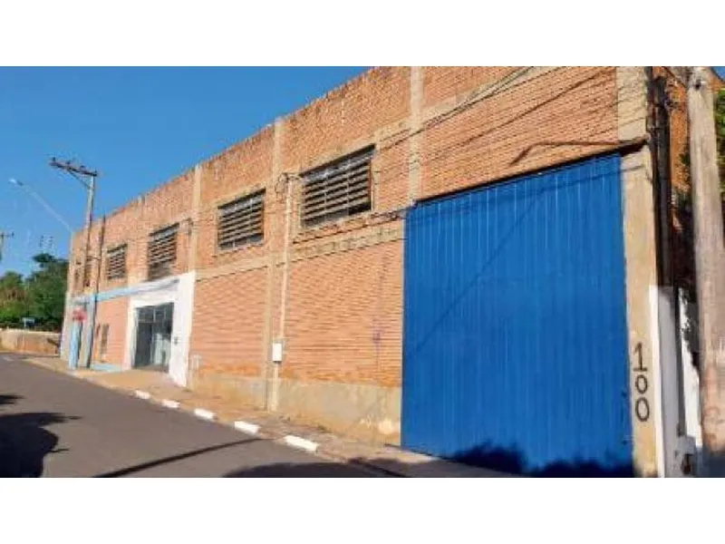 Comercial em leilão