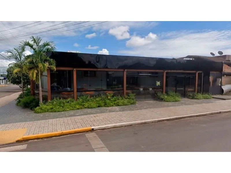 Comercial em leilão