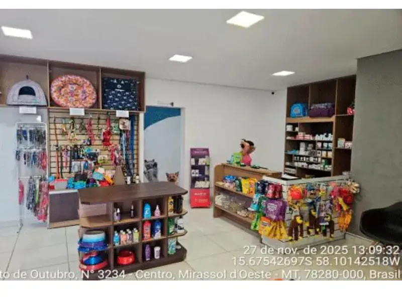 Comercial em leilão