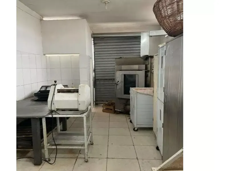 Comercial em leilão