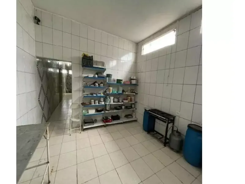 Comercial em leilão