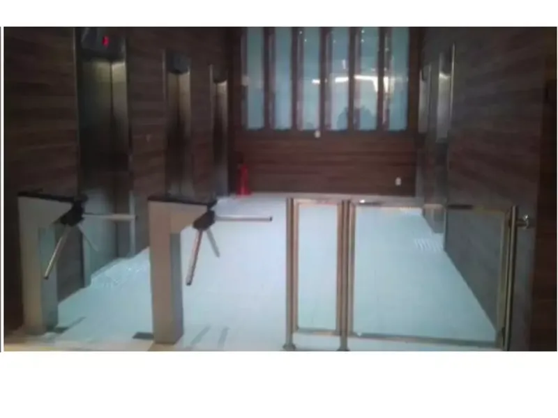 Comercial em leilão