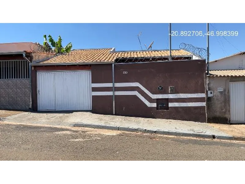 Prédio em Leilão Extrajudicial