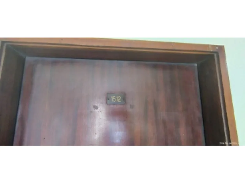 Comercial em leilão