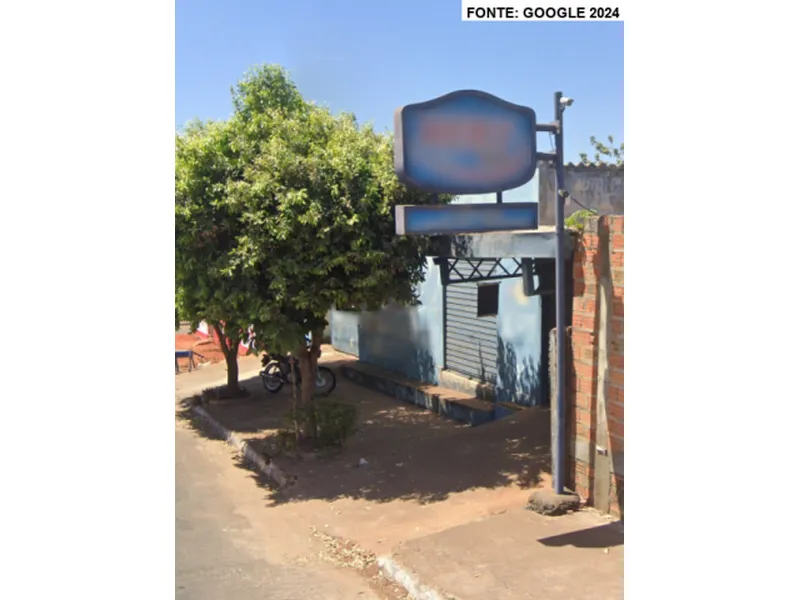 Comercial em leilão