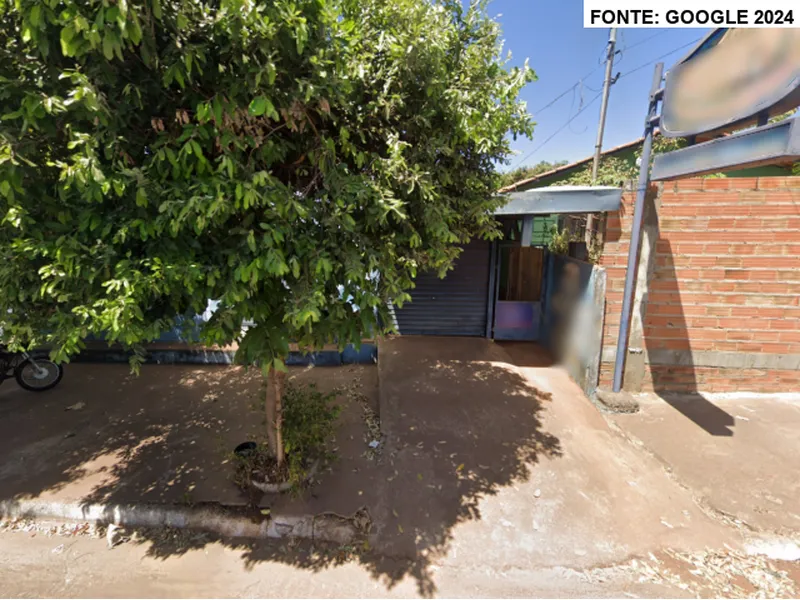 Comercial em leilão