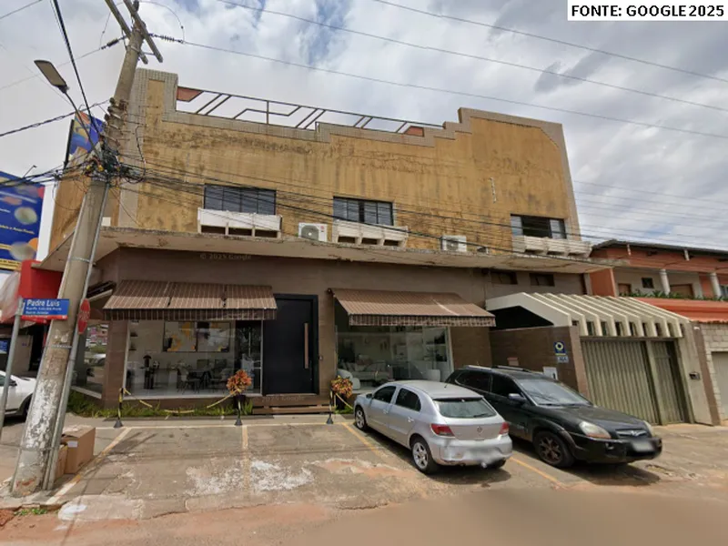 Comercial em leilão