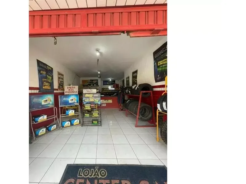 Comercial em leilão