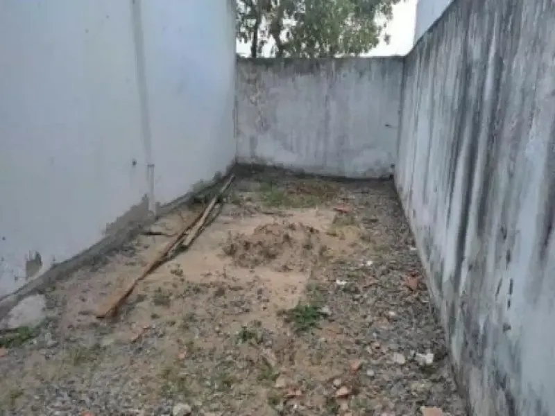 Comercial em leilão