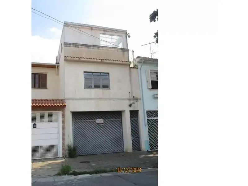 Comercial em leilão