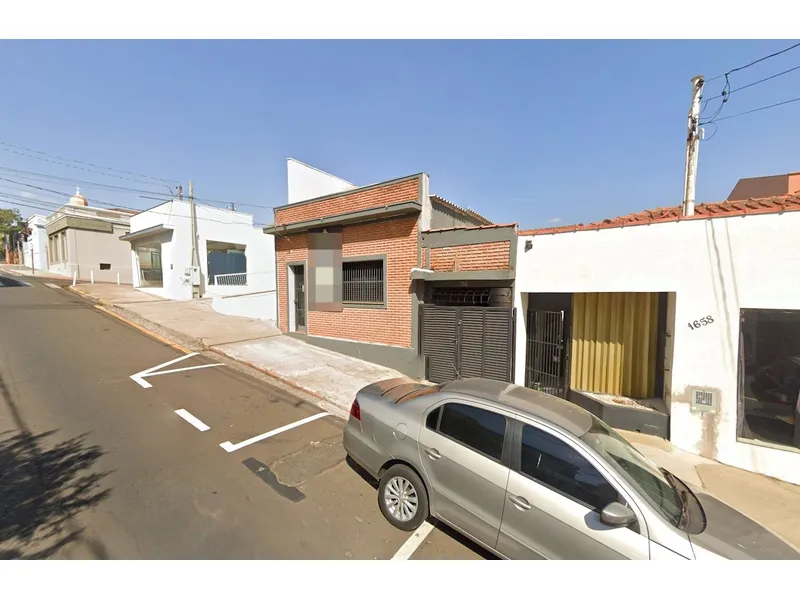 Comercial em leilão