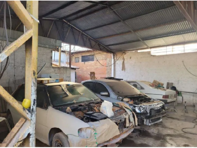 Comercial em leilão