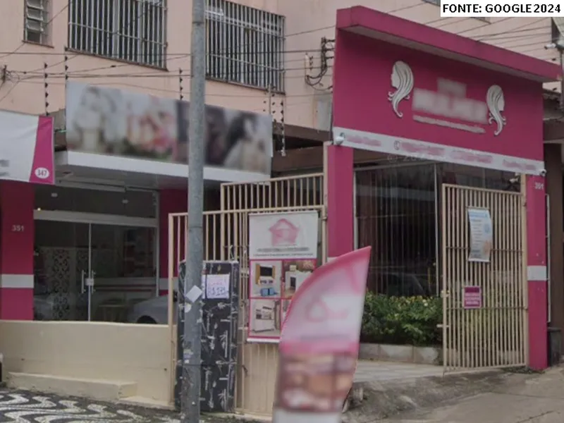 Comercial em leilão