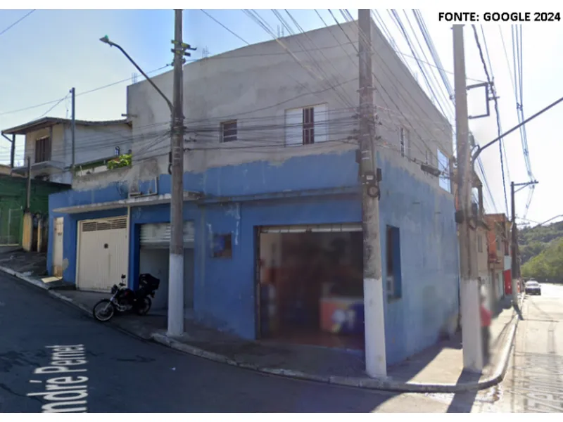 Comercial em leilão