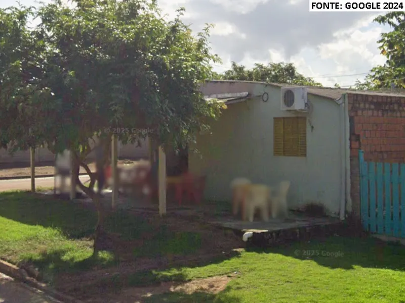 Comercial em leilão