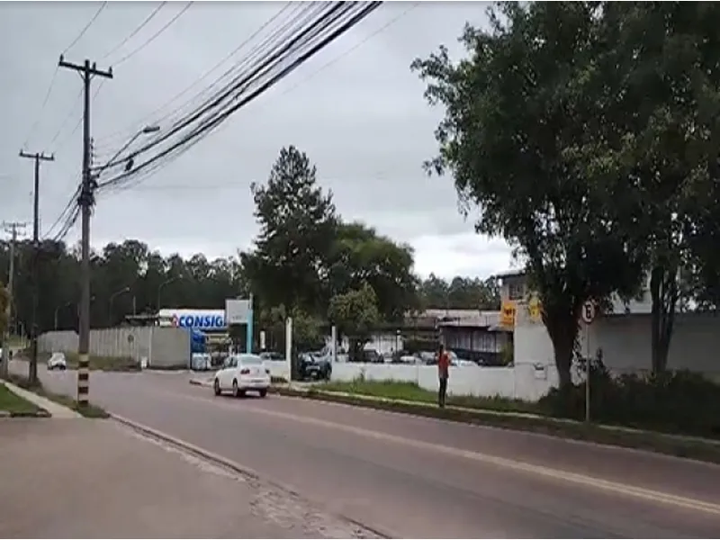 Comercial em leilão