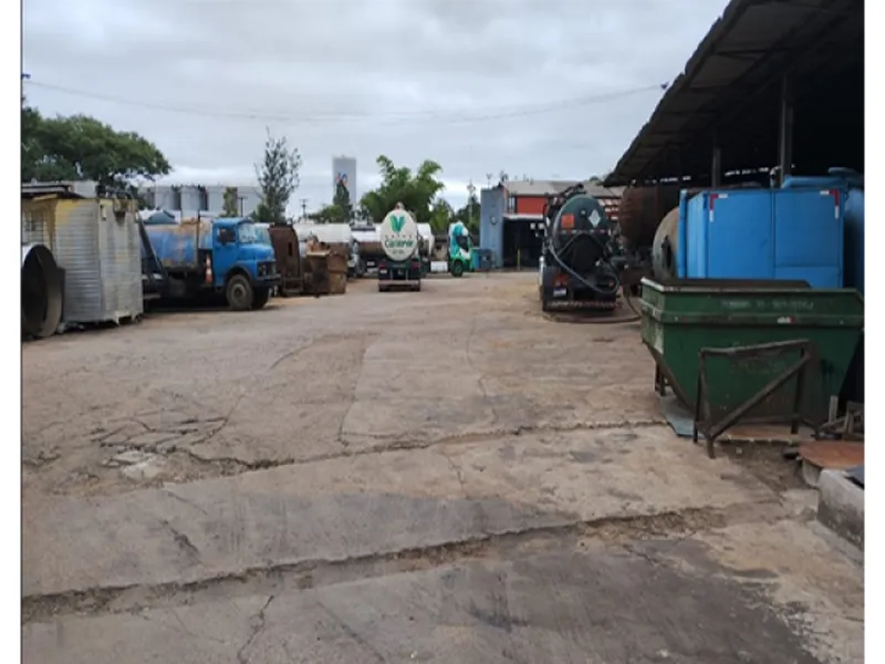 Comercial em leilão