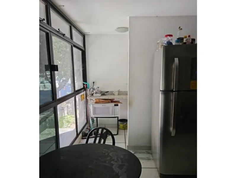 Comercial em leilão