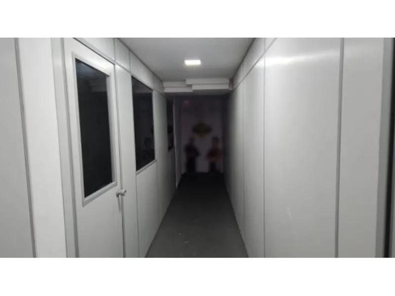 Comercial em leilão