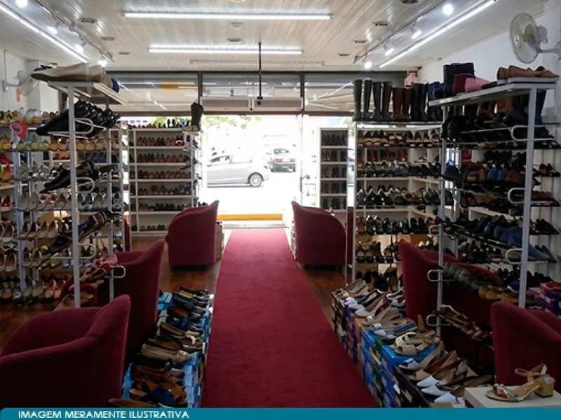 Comercial em leilão