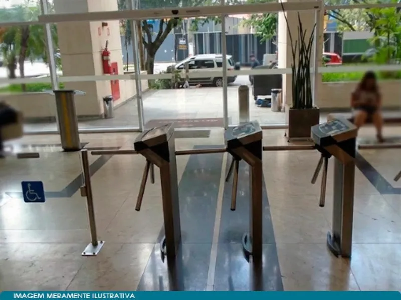 Comercial em leilão