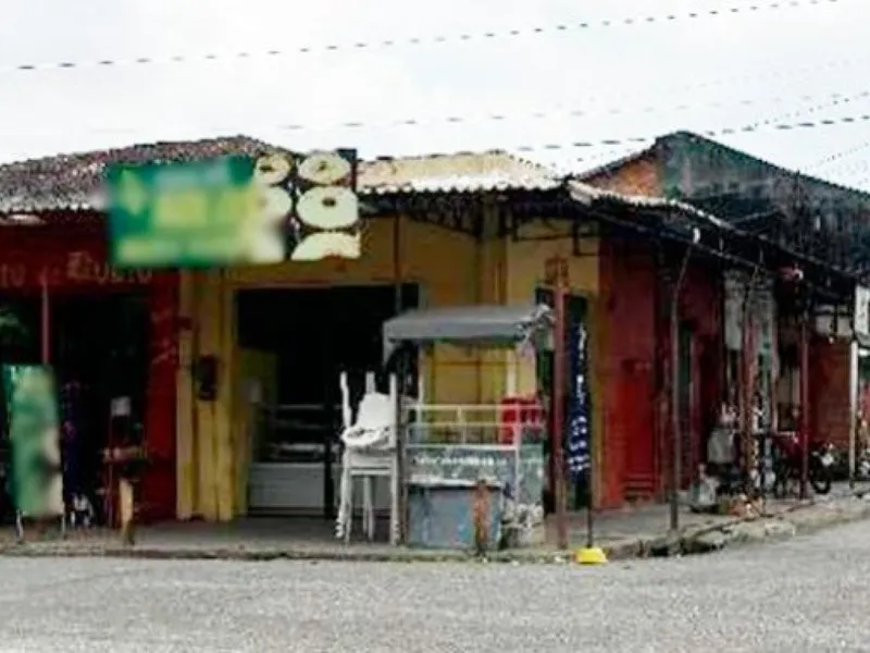 Comercial em leilão