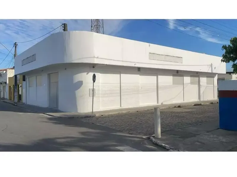 Comercial em leilão